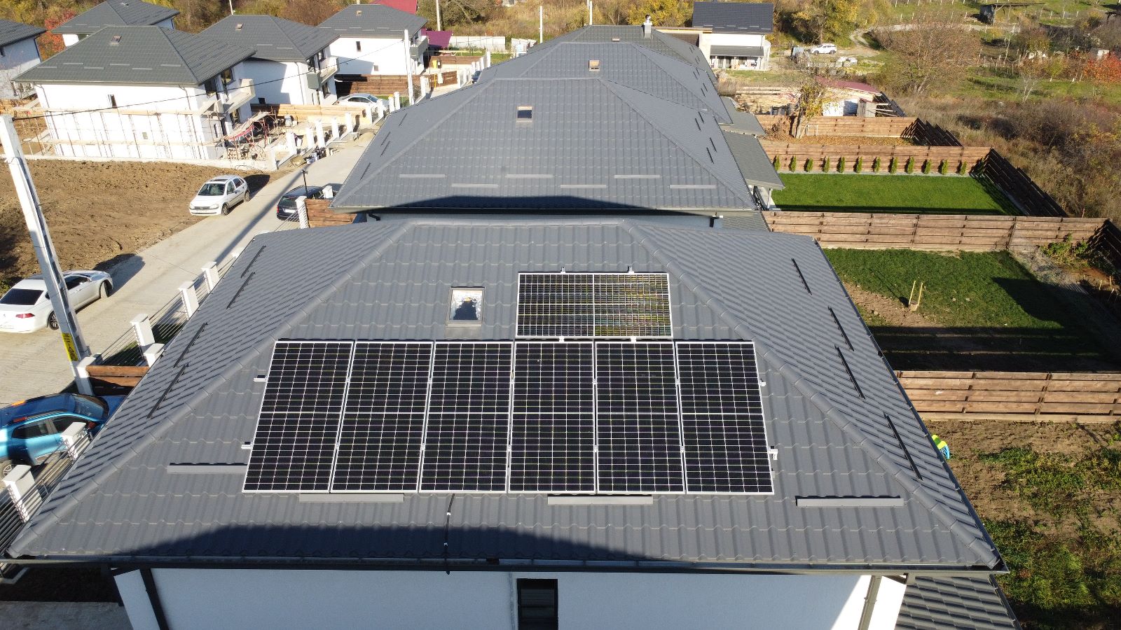 Sistem fotovoltaic rezidențial ECONERGY — vedere aeriană